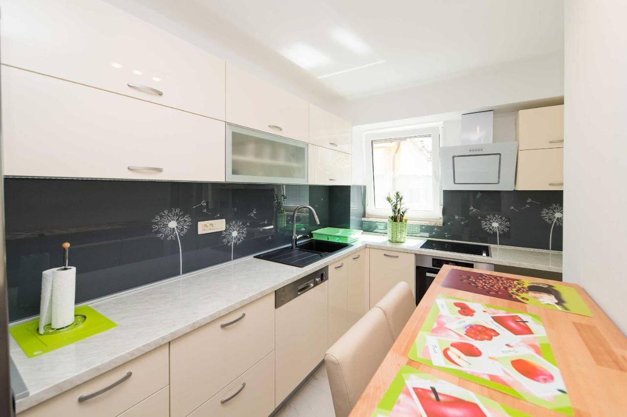 Anvedor Apartment Crikvenica Bagian luar foto