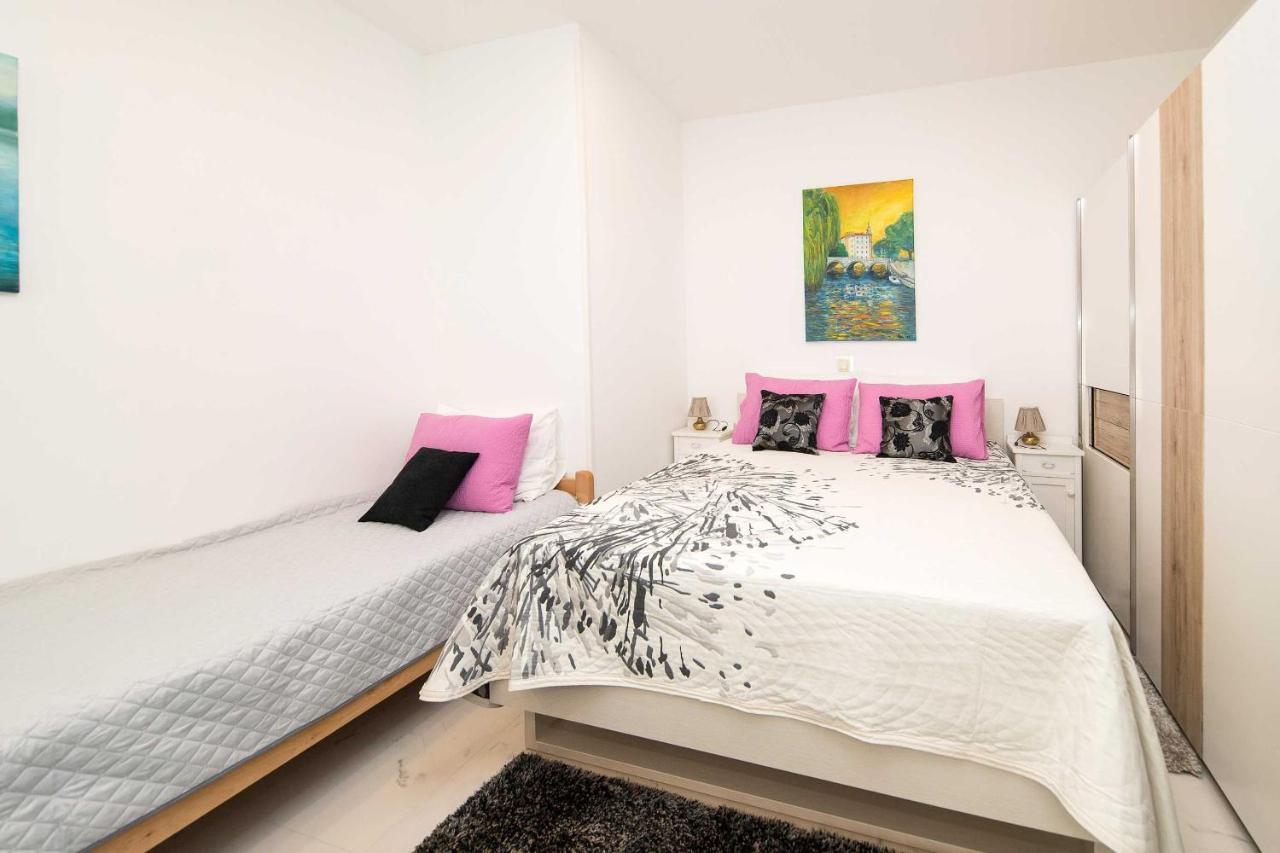 Anvedor Apartment Crikvenica Bagian luar foto